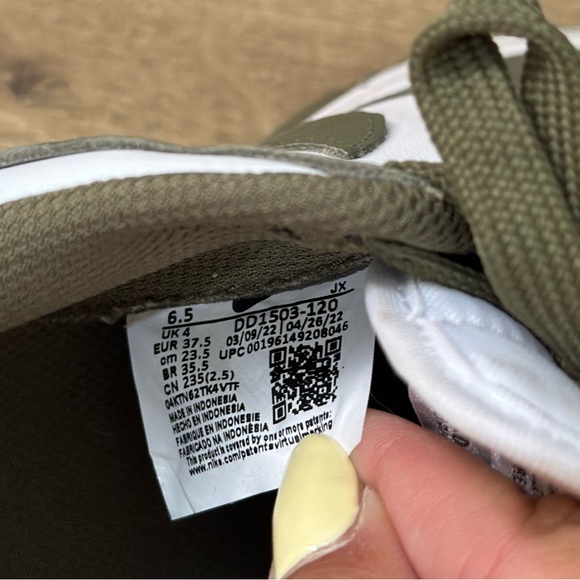 Olive Nike Dunk Low Retro - Picture 2 of 6